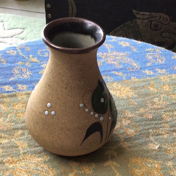 Small hand painted Tonala Mexico bud vase - Picture 3 of 5